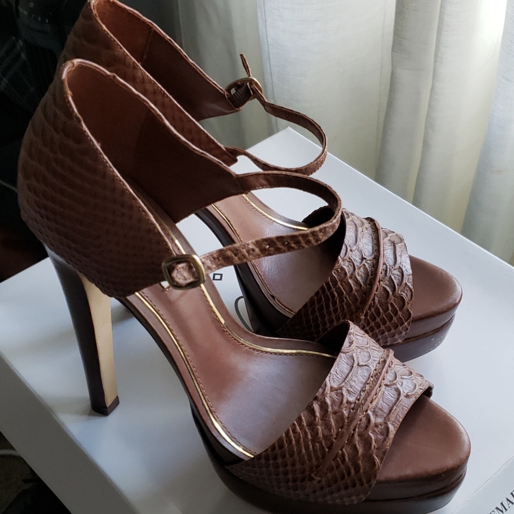 Shoes - Picture 4 of 4
